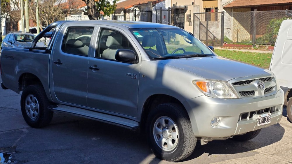 Toyota HILUX 2.5 DC 4X2